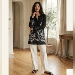 Josephine Chaus Black Button-Front Top